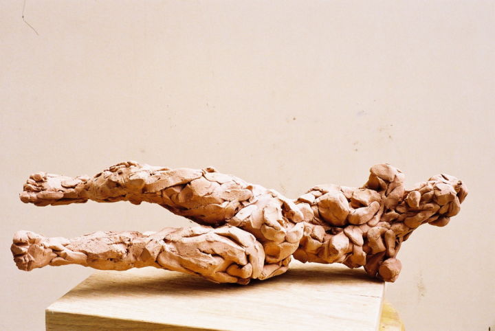 Sculpture intitulée "Nu couché" par Anne Malvy, Œuvre d'art originale, Terre cuite
