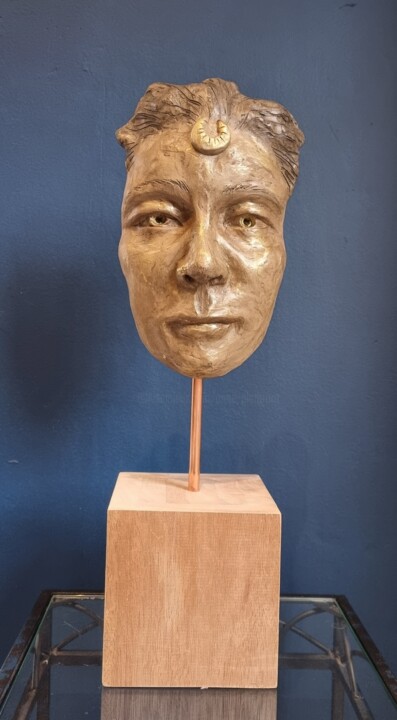 Skulptur mit dem Titel "Le visage de Diane" von Anne Platbroot, Original-Kunstwerk, Terra cotta