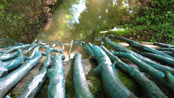 Installation intitulée "cascade" par Anne Sarda, Œuvre d'art originale