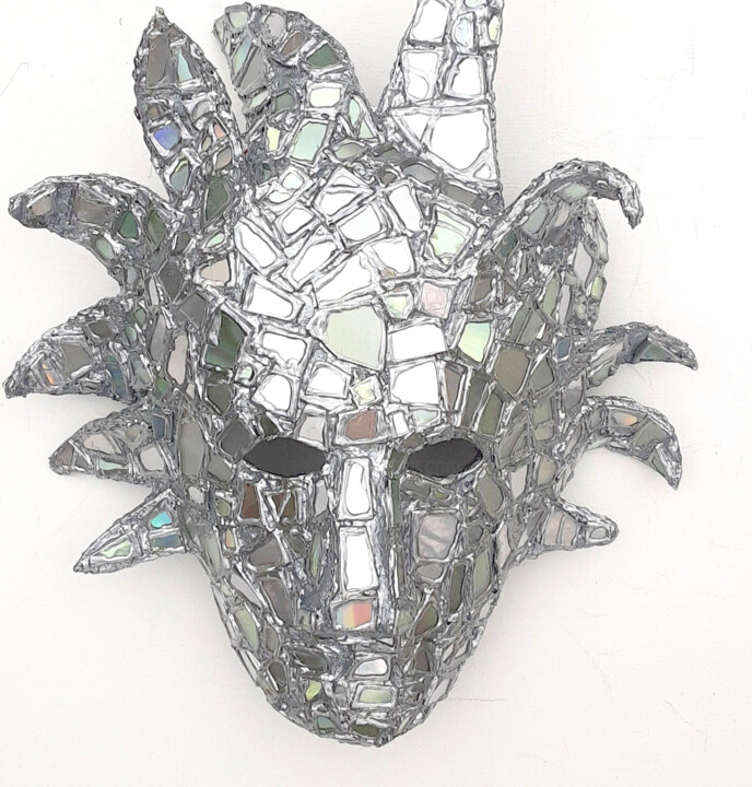 Sculpture intitulée "Mirror Crown Mask -…" par Anthony Saldivar, Œuvre d'art originale, Acrylique
