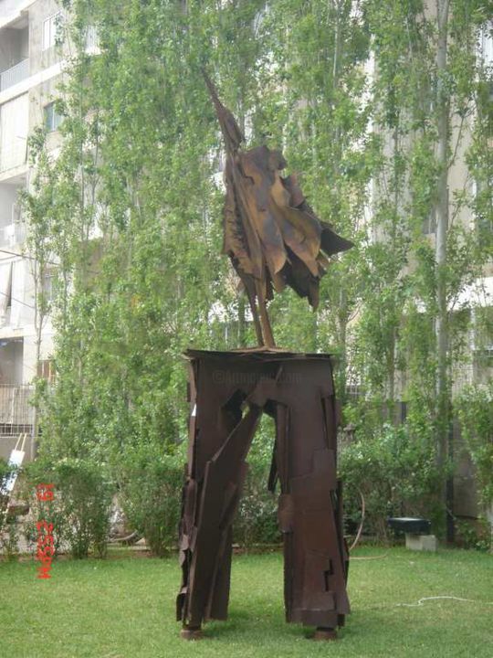 Sculpture titled "Le Messager de la P…" by Antoine Berbari, Original Artwork, Metals