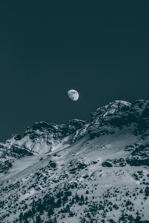 Photography titled "Moon on the Rock" by Antonin Borie, Original Artwork, Digital Photography