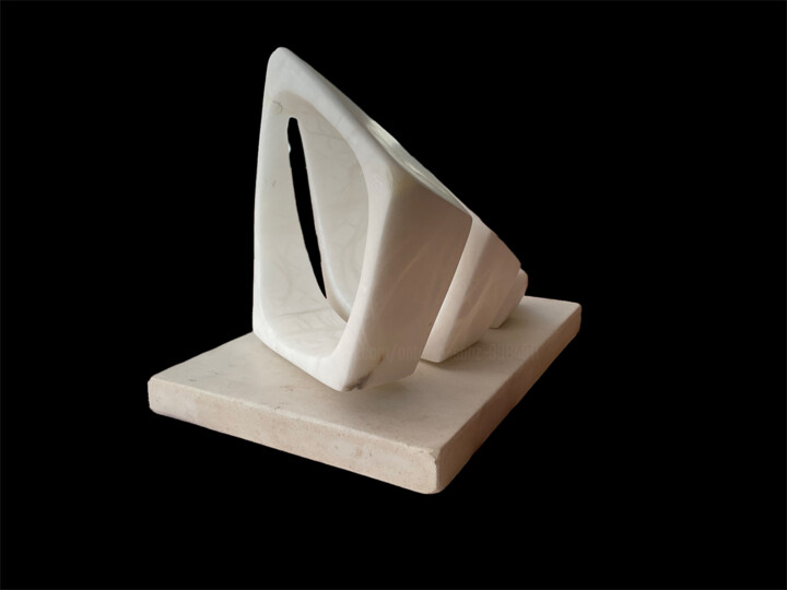 "Piramidal" başlıklı Heykel Antonio Sanz tarafından, Orijinal sanat, Taş