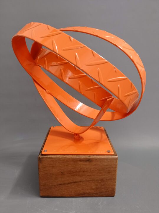 Sculpture titled "Fita Laranja com ba…" by Antonio Spinosa, Original Artwork, Metals