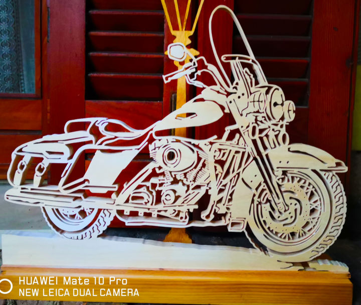 Design intitulada "motorcycle" por Zaglio, Obras de arte originais, Madeira