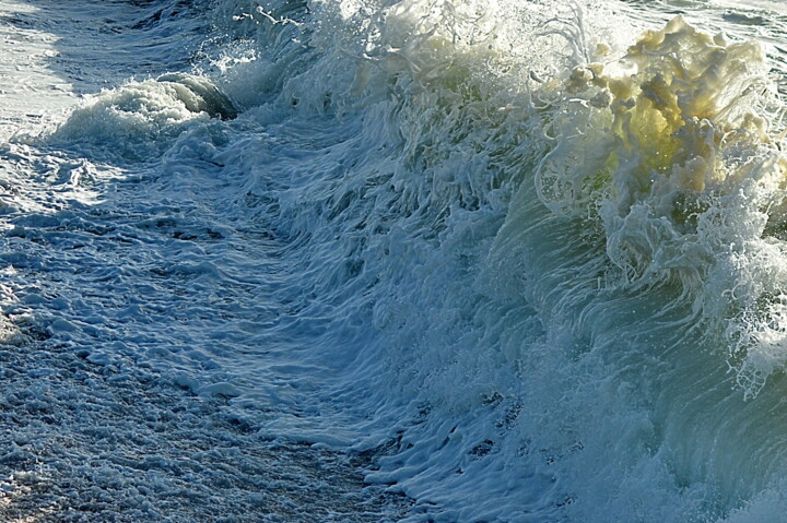 Photographie intitulée "vague." par Aquartistiq, Œuvre d'art originale, Photographie numérique
