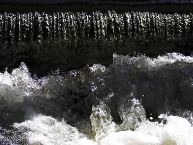 Photographie intitulée "chute ruisseau" par Aquartistiq, Œuvre d'art originale, Photographie numérique