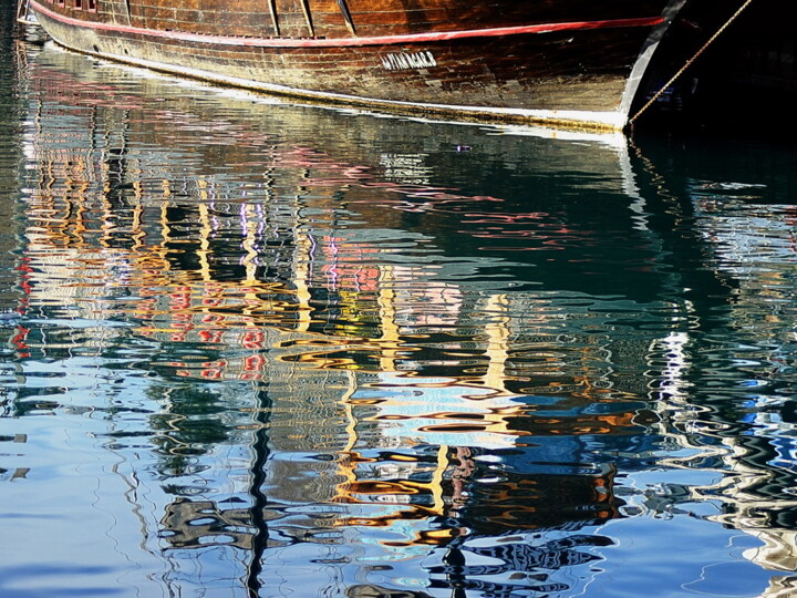 Fotografie getiteld "reflets de bateau." door Aquartistiq, Origineel Kunstwerk, Digitale fotografie