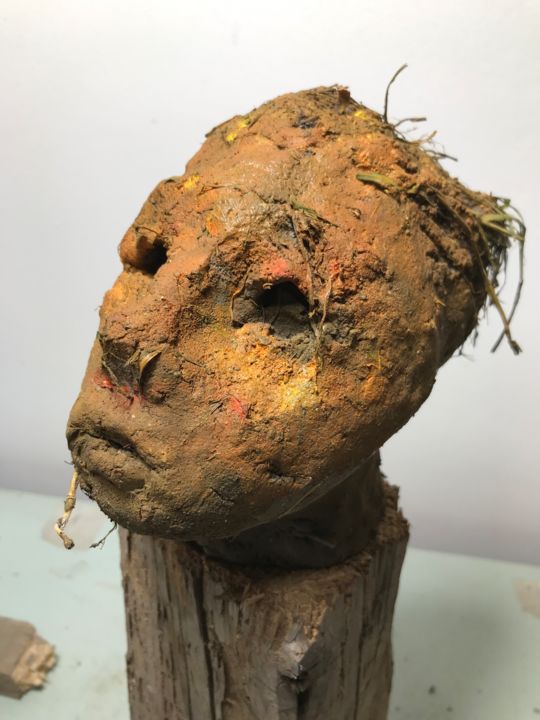 Sculpture titled "Figlia della terra" by Armando D'Andrea, Original Art, Clay