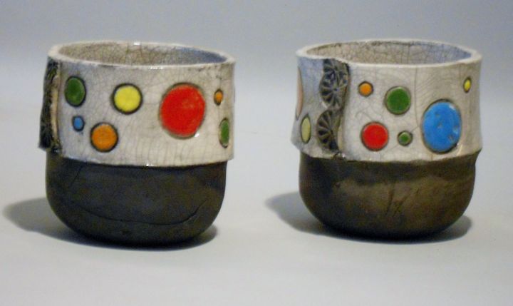 Design mit dem Titel "mugs-blanc-points.j…" von Armelle Colombier, Original-Kunstwerk