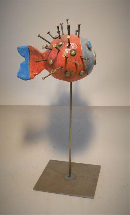 Sculptuur getiteld "poisson boule rouge" door Armelle Colombier, Origineel Kunstwerk, Keramiek