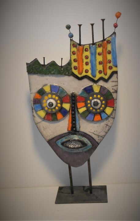 Sculpture titled "Masque yeux multico…" by Armelle Colombier, Original Artwork, Ceramics