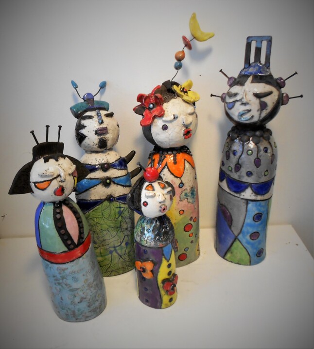 Sculpture intitulée "famille kokeshi (pe…" par Armelle Colombier, Œuvre d'art originale, Céramique