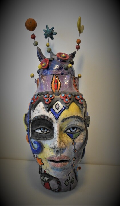 Sculpture intitulée "La femme étoilée" par Armelle Colombier, Œuvre d'art originale, Céramique