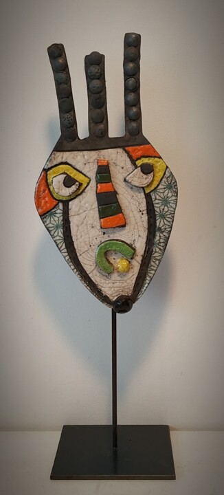 雕塑 标题为“Petit masque trois…” 由Armelle Colombier, 原创艺术品, 陶瓷