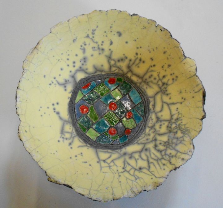 Design mit dem Titel "coupe raku nu jaune" von Armelle Colombier, Original-Kunstwerk, Keramik