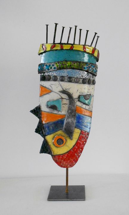 Sculpture intitulée "masque sur pied" par Armelle Colombier, Œuvre d'art originale, Céramique