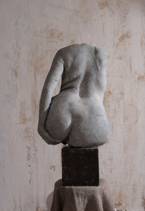 Escultura titulada "Rest of the naiad" por Armen Manukyan-Burovtsov (Armmenart), Obra de arte original, Cemento