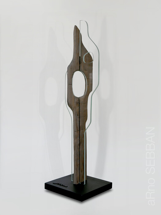 Escultura,  69,7x19,7 in 