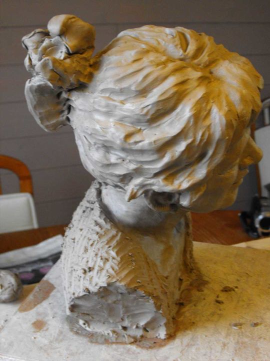 Scultura intitolato "Eliane en cours" da Christian Arnould, Opera d'arte originale, Argilla