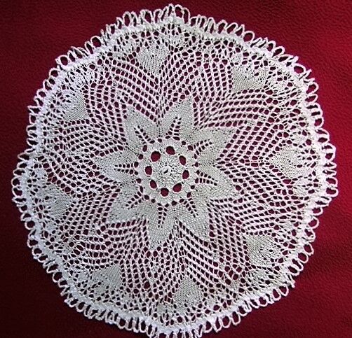 Arte textil titulada "Napperon tricot d'a…" por Art Création Crochet Tricot, Obra de arte original, Hilo