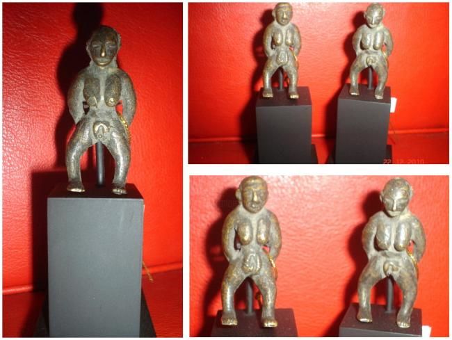 Sculpture titled "2 Mini Statues on s…" by Art Deco Chiangmai Thailand Odyaiphsaal Etch, Original Artwork