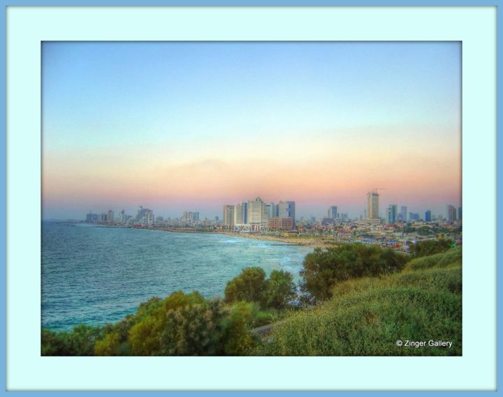 Photographie intitulée "La Baie de Tel Aviv" par Aharon Zinger, Œuvre d'art originale,