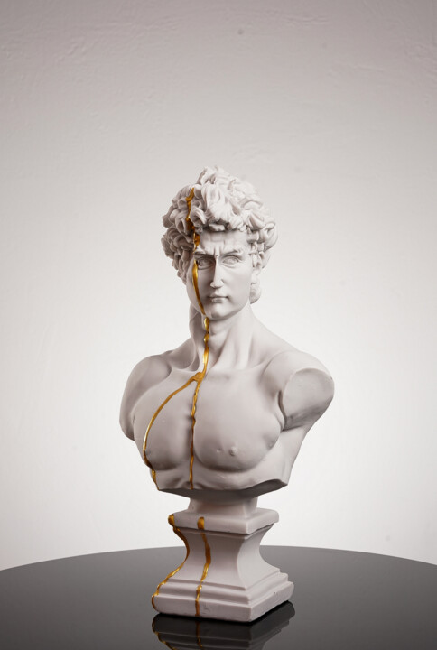 Sculptuur getiteld "David’s Beauty Hand…" door Dervis Yusuf Akdemir, Origineel Kunstwerk, Hars