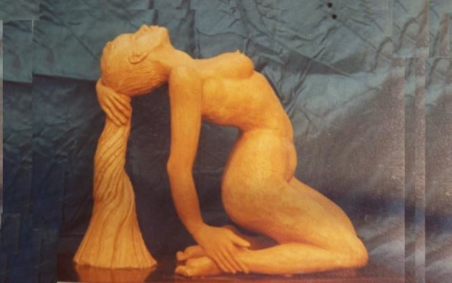 Scultura intitolato "Donna con coda di c…" da Angelo Pisciotta, Opera d'arte originale, Terracotta