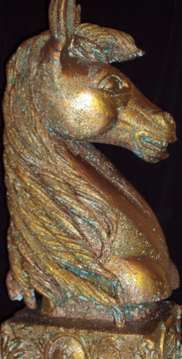 Sculpture intitulée "bust-cheval-dore-d.…" par Ahmed Beldjilali, Œuvre d'art originale, Plâtre