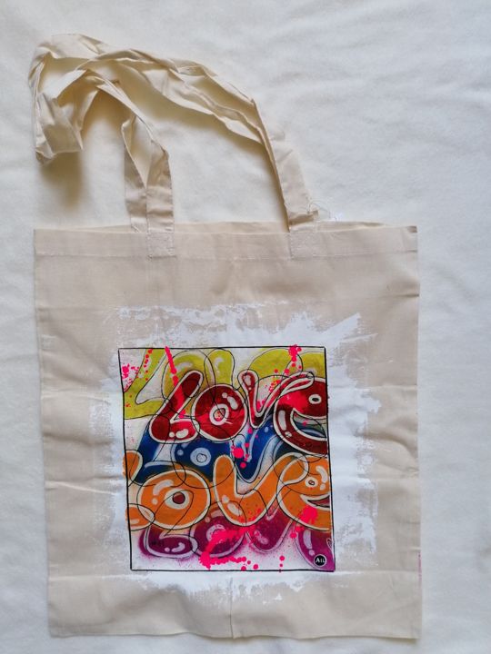 Art textile intitulée "Sac#11 - Art it's L…" par Grazy B, Œuvre d'art originale, Bombe aérosol