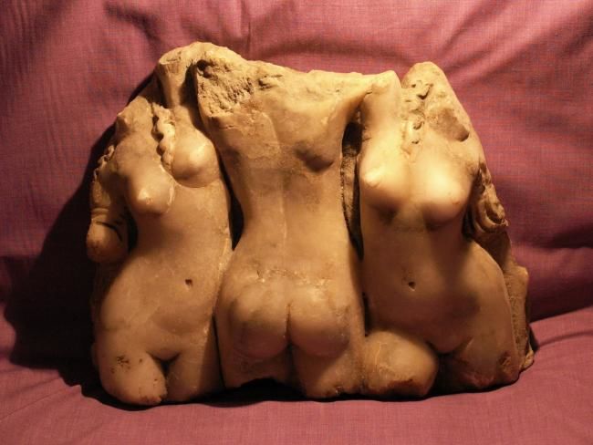 Escultura intitulada "3 beauty" por Sculpture And Mosai̇C, Obras de arte originais