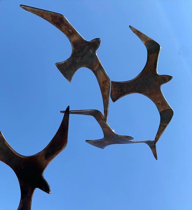 Sculptuur getiteld "Gull Birds Sculptur…" door Ase, Origineel Kunstwerk, Metalen