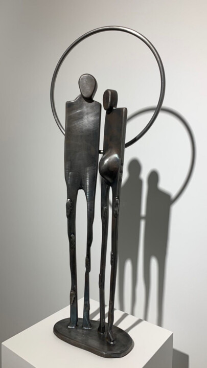 Escultura titulada "Pregnant Woman and…" por Ase, Obra de arte original, Metales