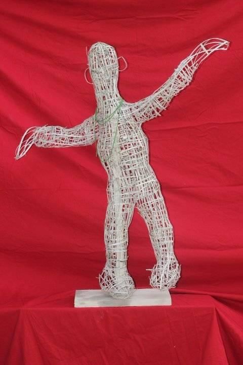 Skulptur mit dem Titel "l'enfant heureux" von Cyrus D'Hyzo, Original-Kunstwerk, Kunststoff