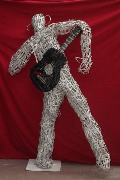Sculpture intitulée "le musicien" par Cyrus D'Hyzo, Œuvre d'art originale, Plastique