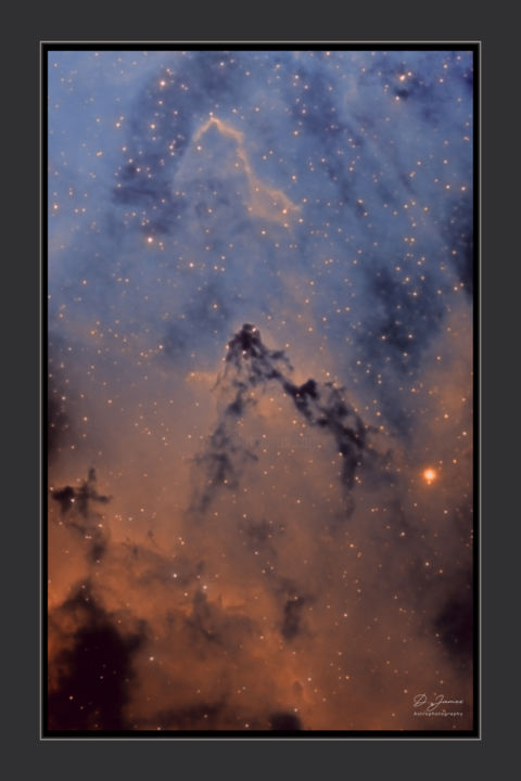 Fotografie getiteld "In the Heart Nebula" door David James, Origineel Kunstwerk, Digitale fotografie