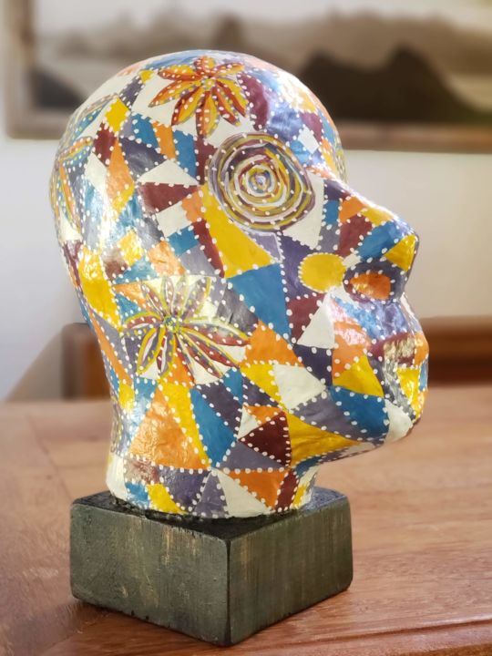 Skulptur mit dem Titel "Cabeça " Sonhos"" von Mônica Villela, Original-Kunstwerk, Papier