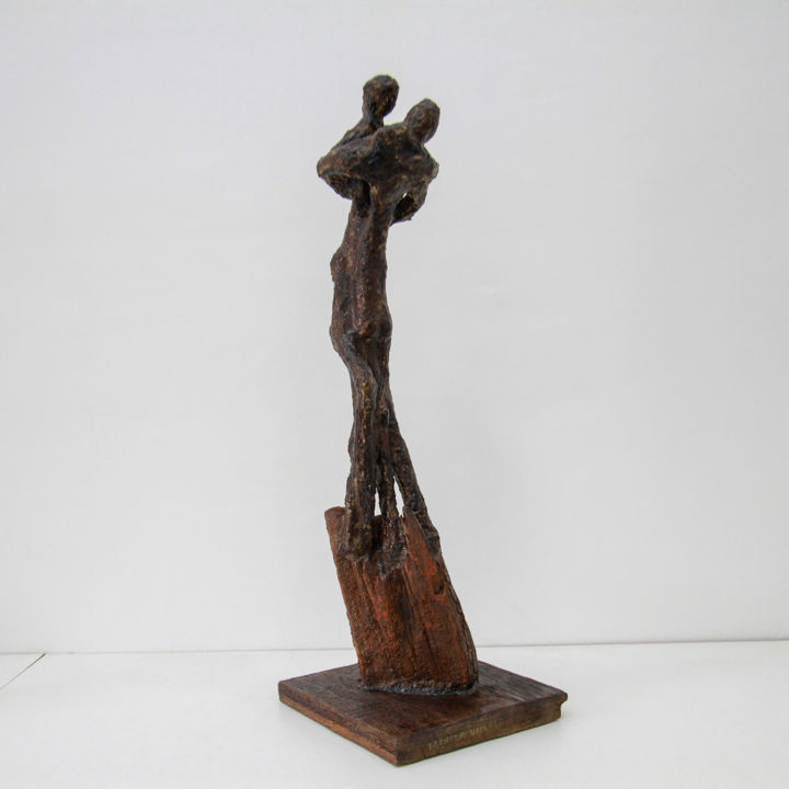 Skulptur mit dem Titel "" Amor"" von Mônica Villela, Original-Kunstwerk, Papier