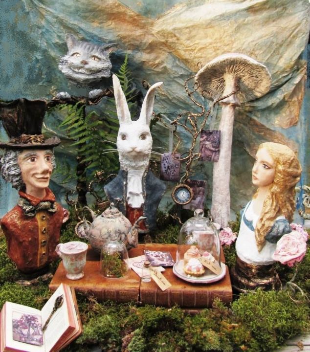 Sculpture intitulée "Alice au pays des m…" par Atelier Terre Et Fibre, Œuvre d'art originale, Techniques mixtes