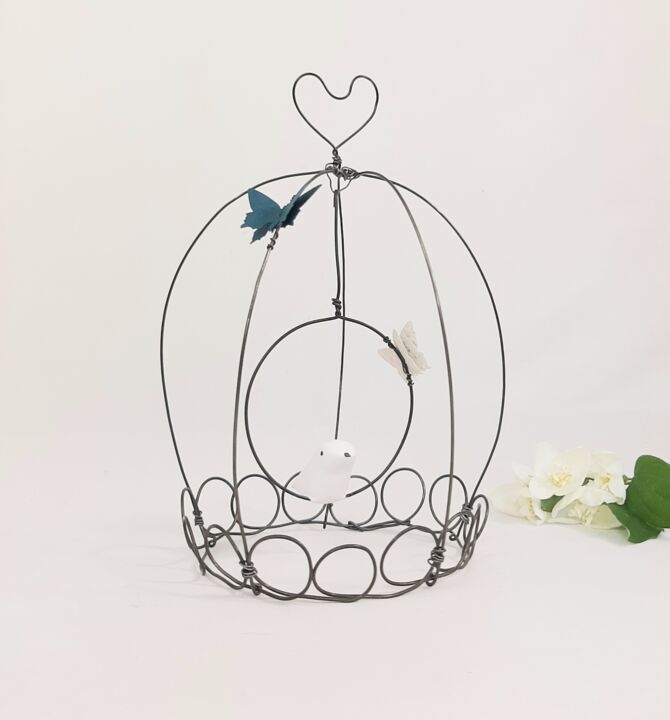 Sculpture titled "Cage coeur ." by Au Fil D'Anne, Original Artwork, Wire