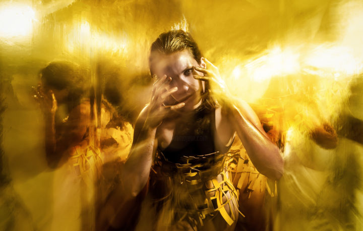 Fotografia zatytułowany „MEPHEDRONE 1” autorstwa Aurelia Cordiez, Oryginalna praca, Fotografia cyfrowa