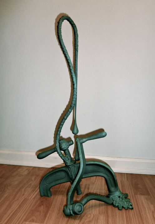 「Iron squeezer」というタイトルの彫刻 Aureliano De Aguiarによって, オリジナルのアートワーク, 金属