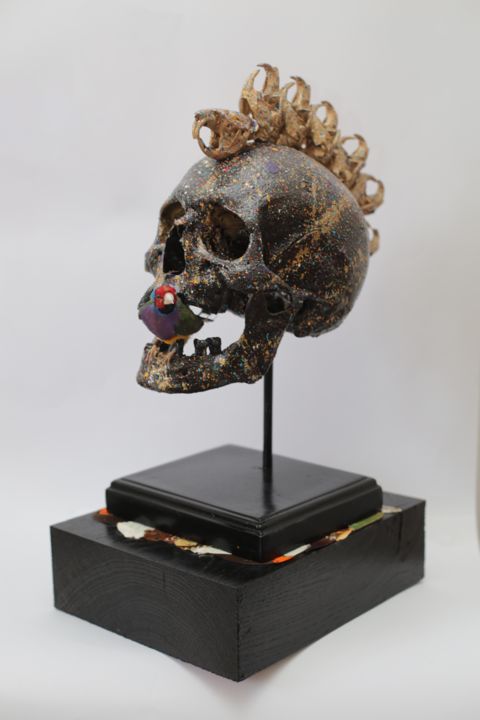 Sculpture titled "Vanité punk" by Aurélien Hild, Original Artwork