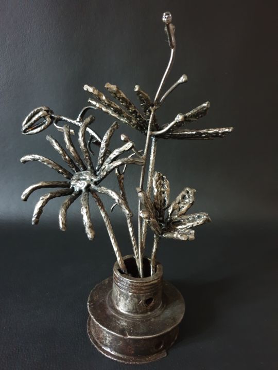 Sculpture titled "Fleurs des champs" by Sandrine Plumard, Original Artwork, Metals
