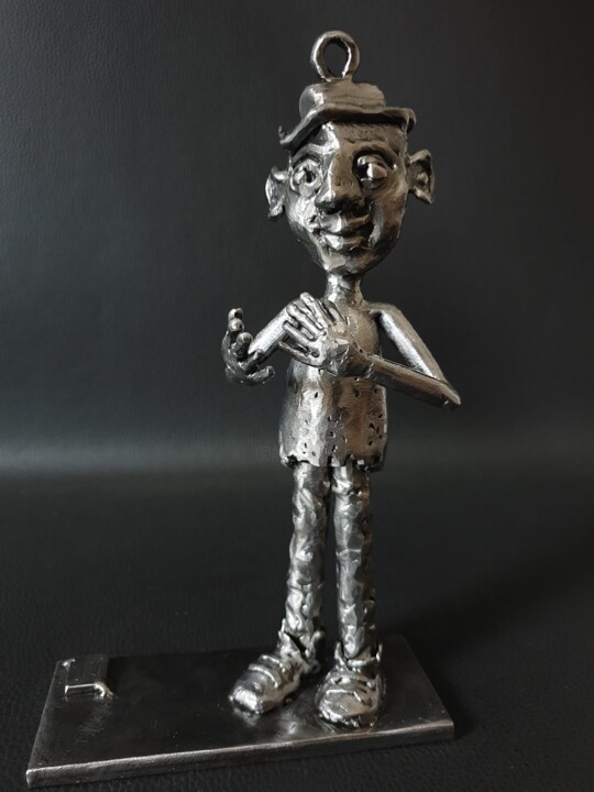 Sculpture titled "Petit mignon" by Sandrine Plumard, Original Artwork, Metals