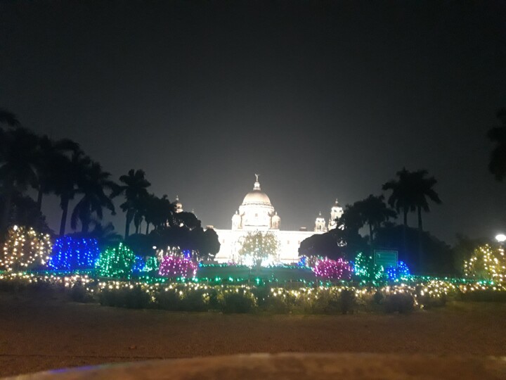 Photography titled "Victoria Memorial o…" by Avik Chakravorty, Original Artwork, Non Manipulated Photography
