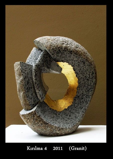 Sculptuur getiteld ""Breaking Down 4"" door Ayhan Mutlu, Origineel Kunstwerk, Steen