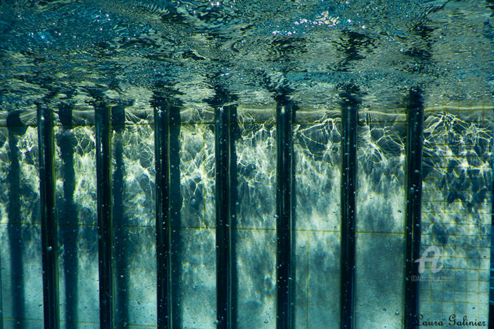 "The Swimming Pool -2" başlıklı Fotoğraf Laura Galinier (Azalé Photo) tarafından, Orijinal sanat