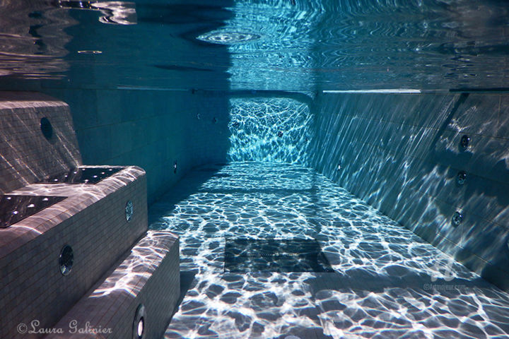 Fotografia zatytułowany „The Swimming Pool” autorstwa Laura Galinier (Azalé Photo), Oryginalna praca